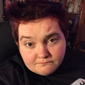 Meet your Posher, Becca